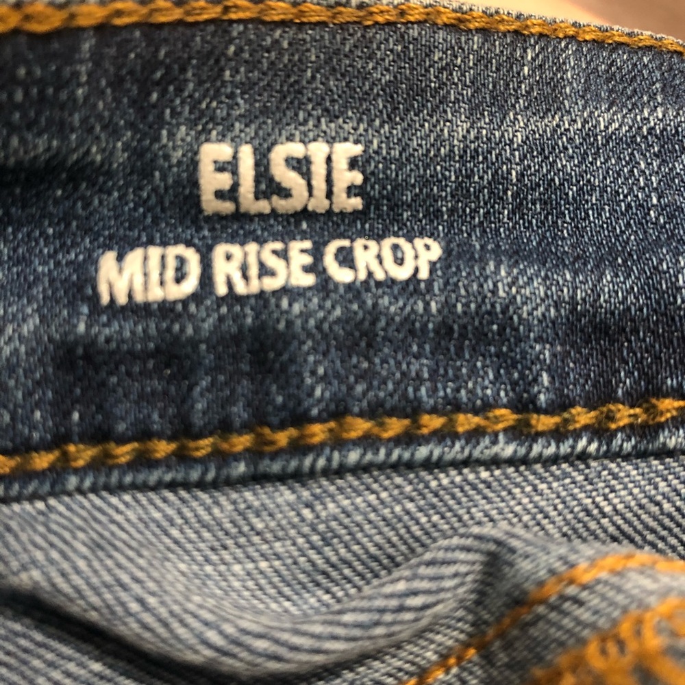 Mid Rise Cropped Jeans - Picture 7 of 8